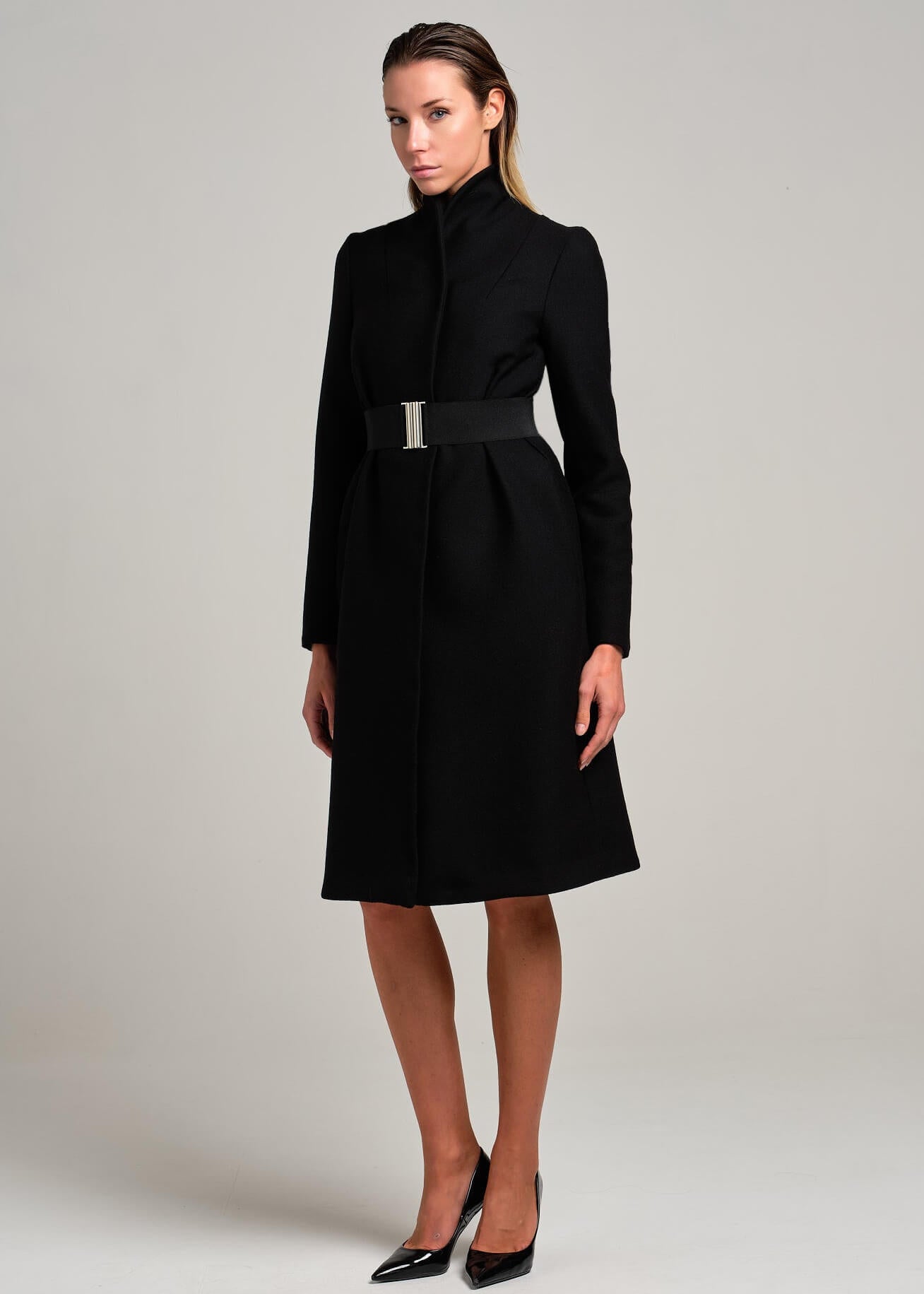 Cappotto con collo montante e Cintura con Fibbia | MƏIS Milano