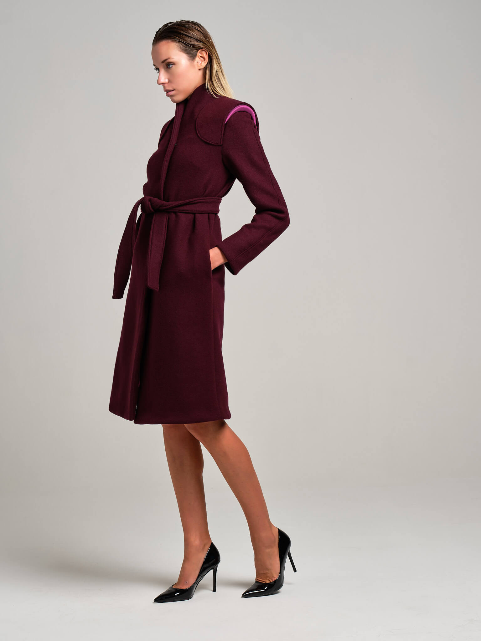 Cappotto con spalline a vista | MƏIS Milano