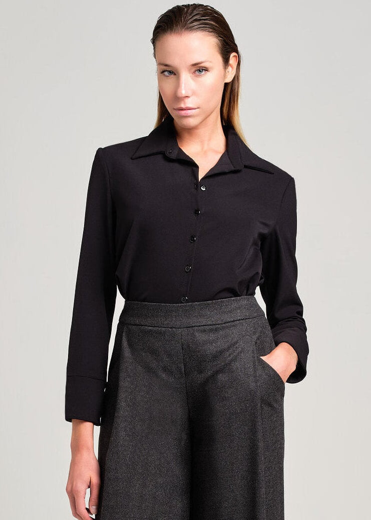 Pantalone con Piega frontale e Camicia con Loghi Laterali | MƏIS Milano