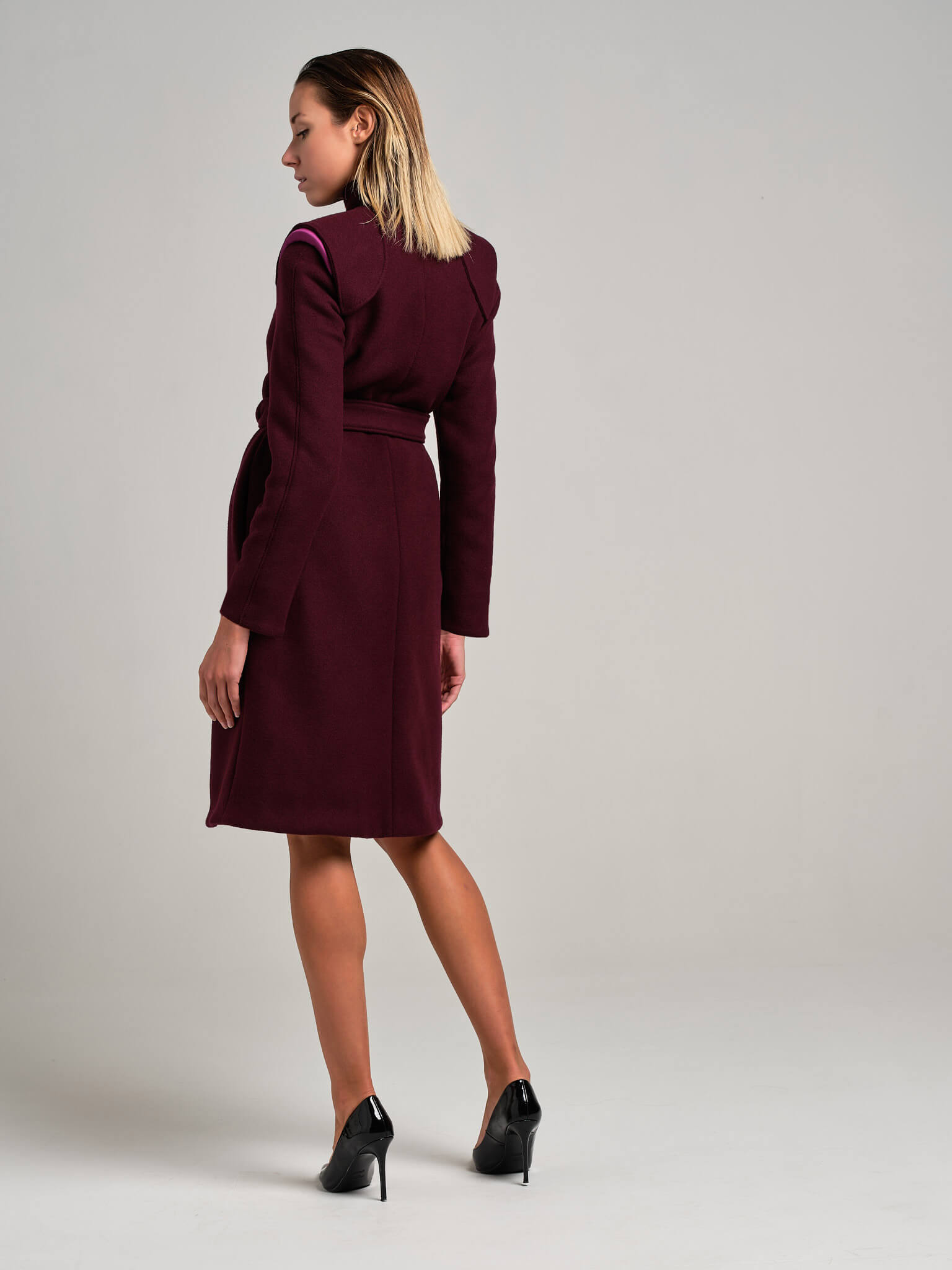 Cappotto con spalline a vista | MƏIS Milano