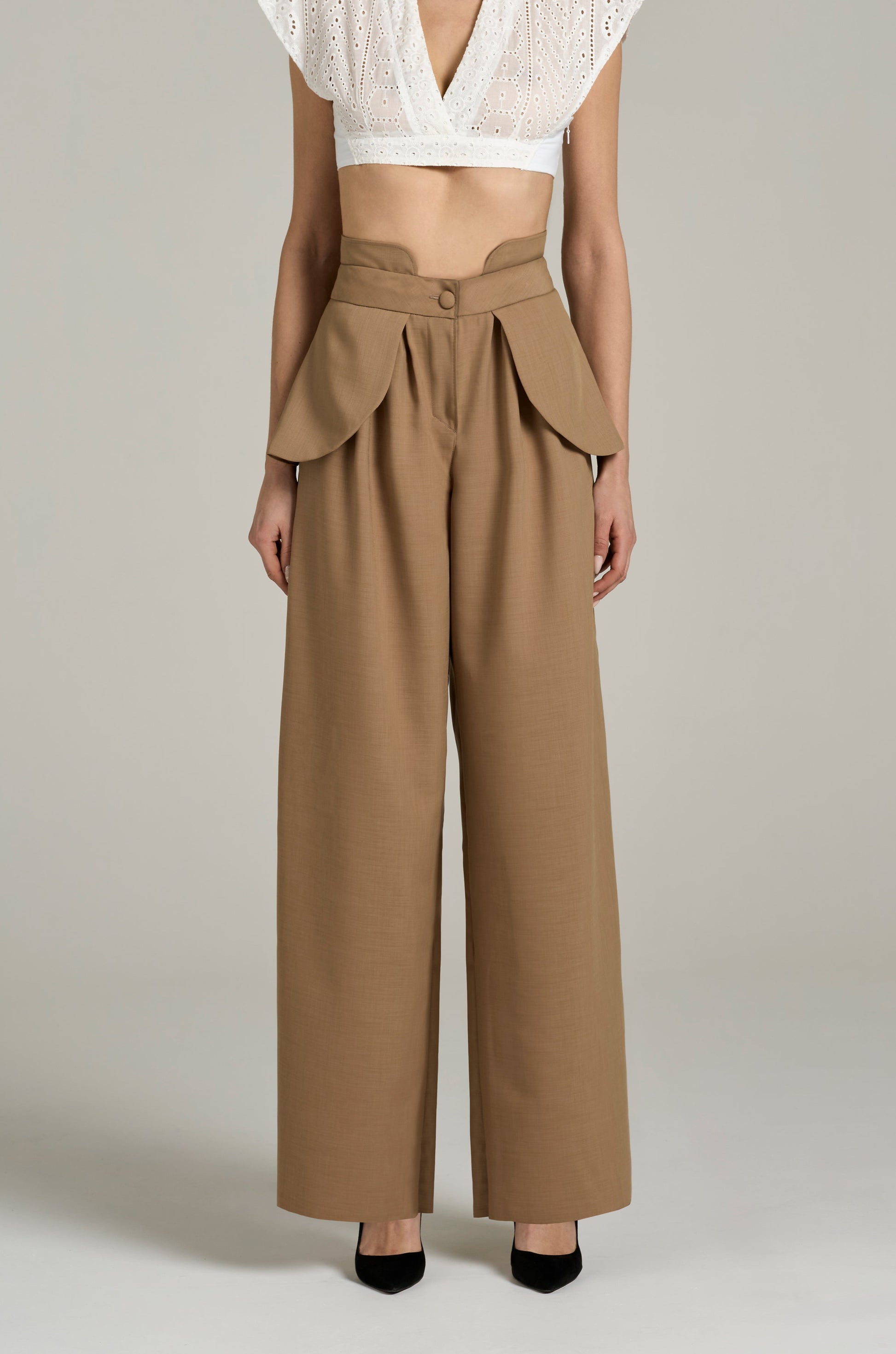 Pantalone a Gamba Dritta con Alette e Colletto | Məis Milano