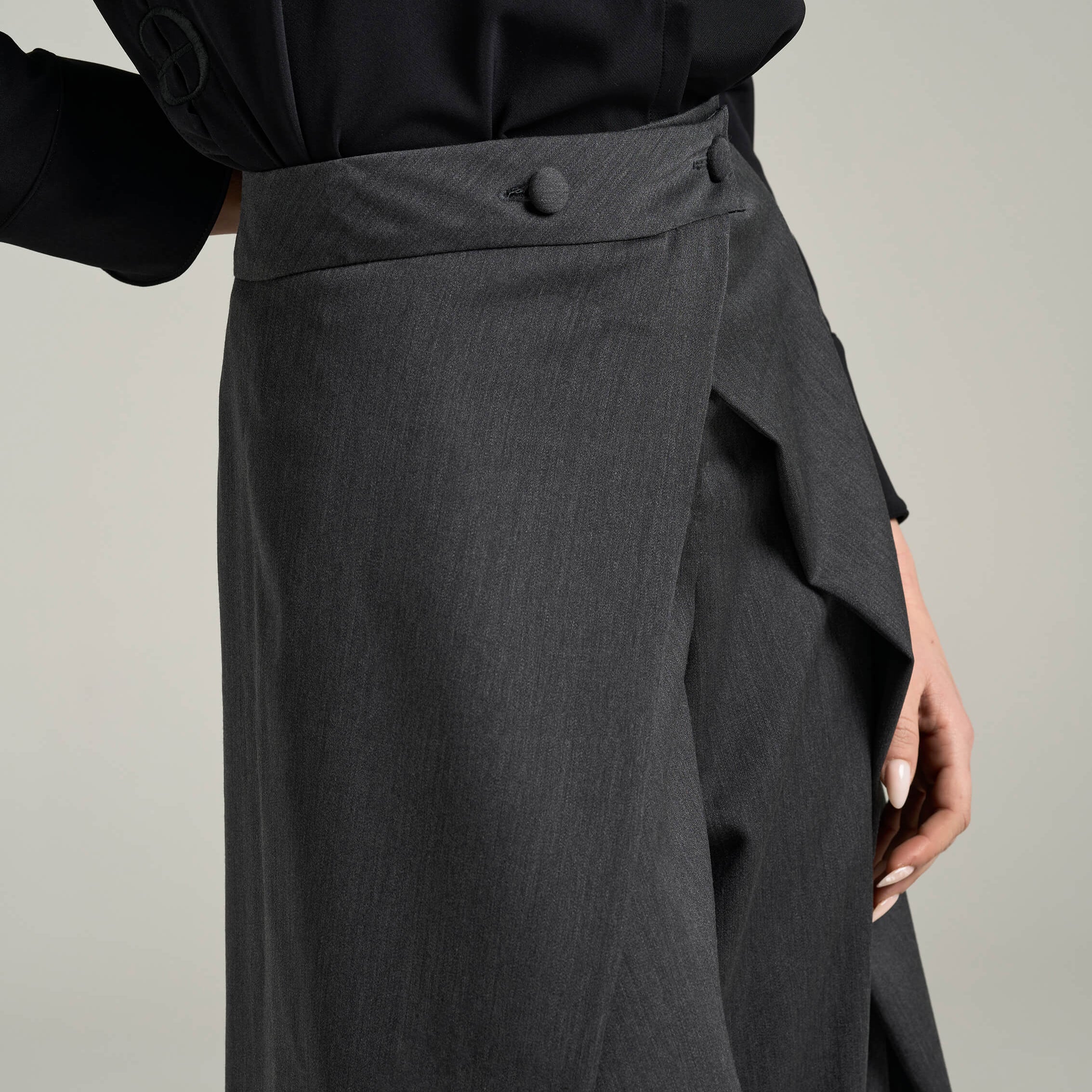 Pantaloni con Drappeggio Incrociato | Məis Milano